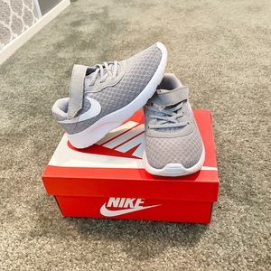 Kids/Toddler Nike Athletic Shoes